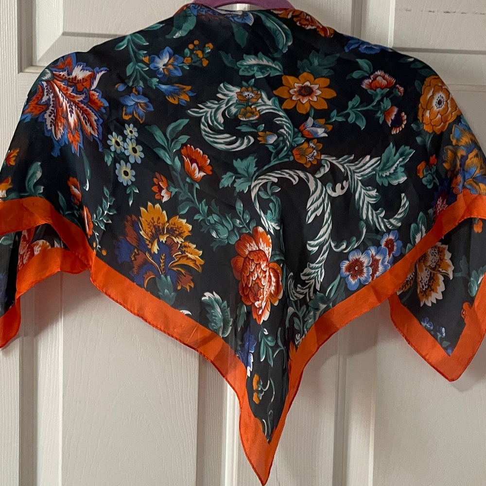 VTG SAKS FIFTH AVENUE SILK SCARF
